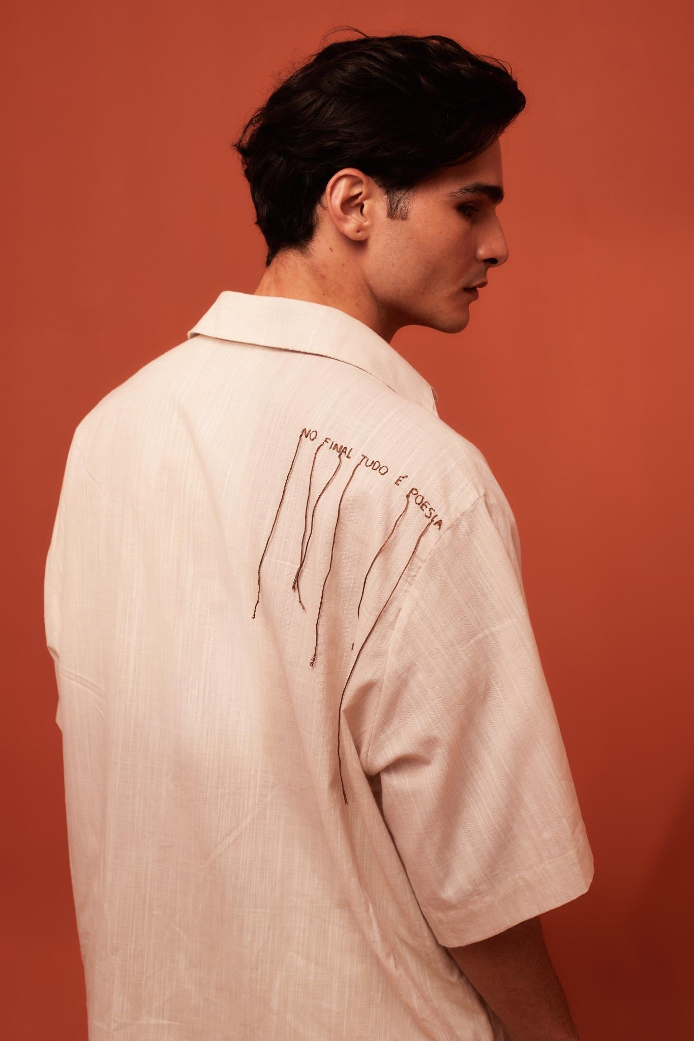 Camisa Versos Bordada